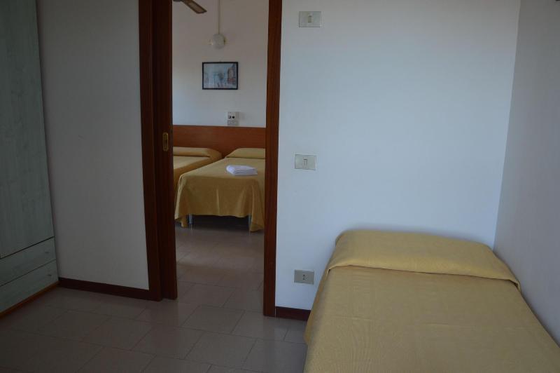 Hotel Caesar Pesaro Exteriör bild