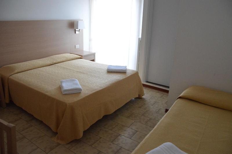 Hotel Caesar Pesaro Exteriör bild