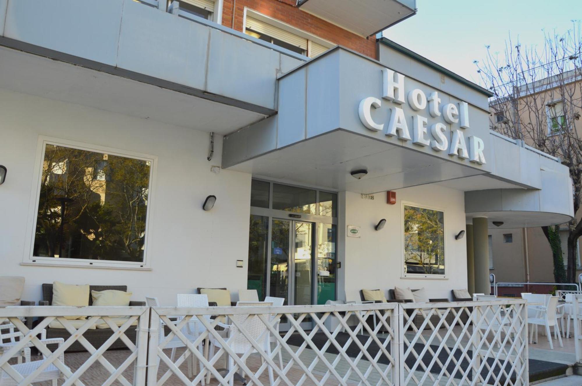 Hotel Caesar Pesaro Exteriör bild